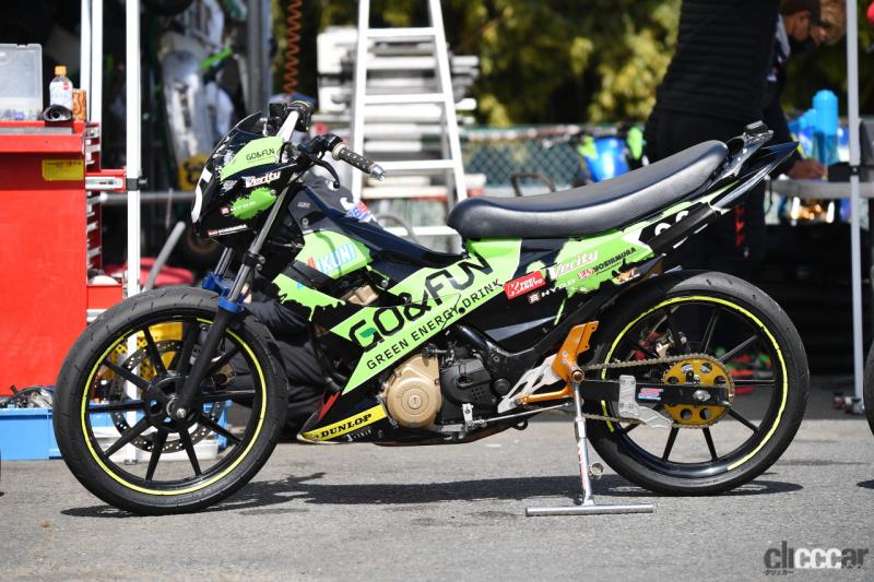 SUZUKI FU150 ç»åï½æ¥æ¬ã«ã¯ãªãã¢ã¸ã¢ã³ãªé°å²æ°æºè¼ã®ãããã¤ã¯ã§é±æ«ãã¤ã¯ã¬ã¼ãµã¼æ°åãå³ãããï¼ | clicccar.com