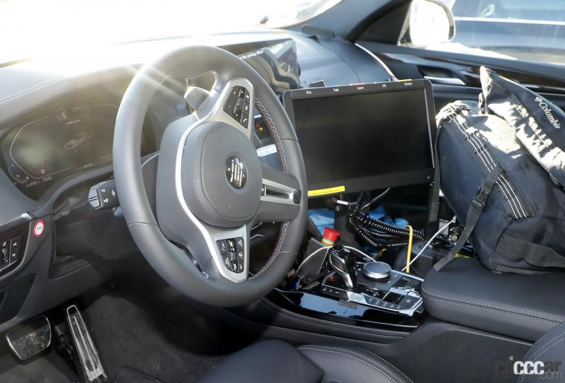 「BMW X4改良型、大型タッチスクリーンを備える室内を激写」の11枚目の画像