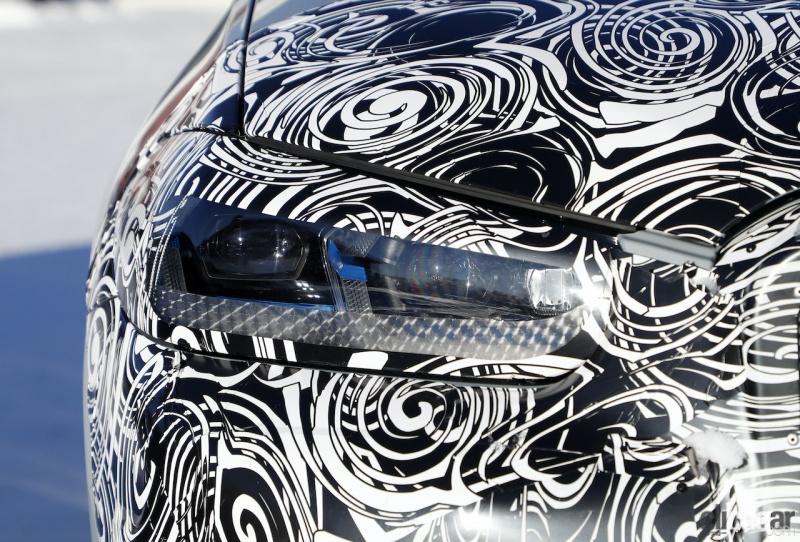 「BMW X4改良型、大型タッチスクリーンを備える室内を激写」の4枚目の画像