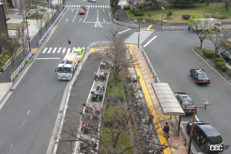 「江東区が自動二輪車を自転車駐輪場に受け入れ。自転車駐輪場の条例を改正」の2枚目の画像