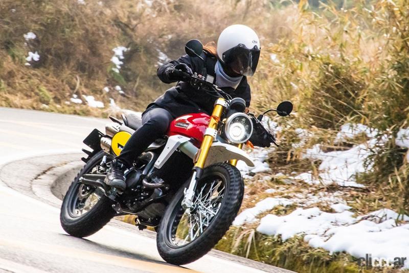 いつでも誰でもどこででも 気分上々のエンジンフィール ファンティック キャバレロスクランブラー250 走り編 Clicccar Com いつでも誰でもどこででも 気分上々のエンジンフィール ファンティック キャバレロスクランブラー250 走り編 Clicccar Com