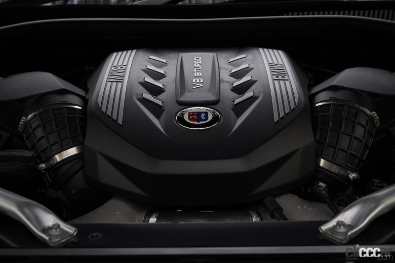 「621ps/800Nmを誇る4.4L V8ビ・ターボエンジンを積んだ「BMW ALPINA XB7」が日本デビュー」の4枚目の画像