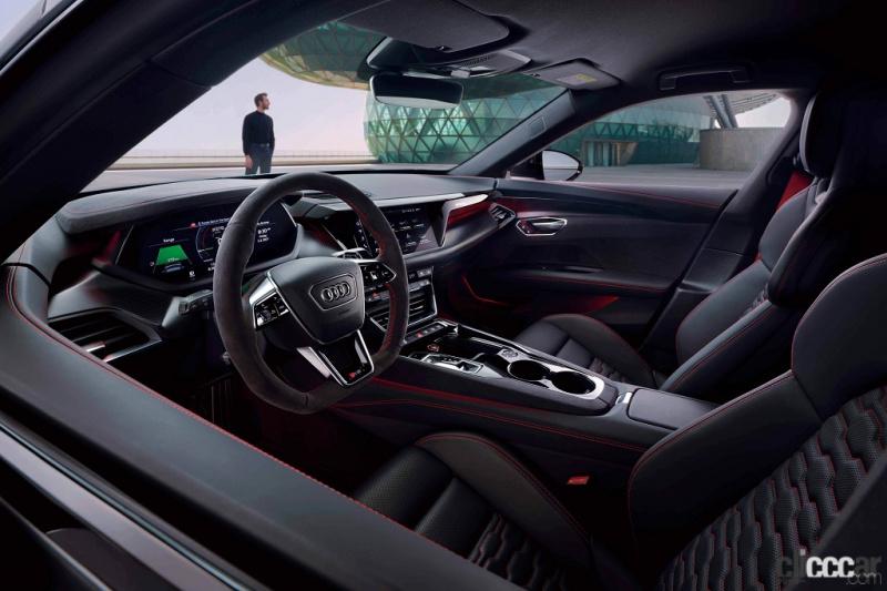 「アウディのEVらしい先進的でクールなエクステリアが際立つ「Audi e-tron GT」が日本初公開」の5枚目の画像