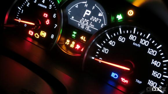 意外と知らない 鮮やかに輝くメーターランプの警告灯 表示灯の意味 Clicccar Com 意外と知らない 鮮やかに輝くメーターランプの警告灯 表示灯の意味 Clicccar Com