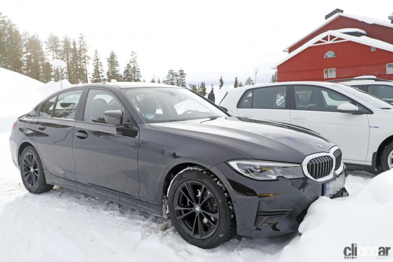 「BMW 3シリーズが大幅改良へ！　車内には巨大湾曲ディスプレイ搭載か!?」の4枚目の画像