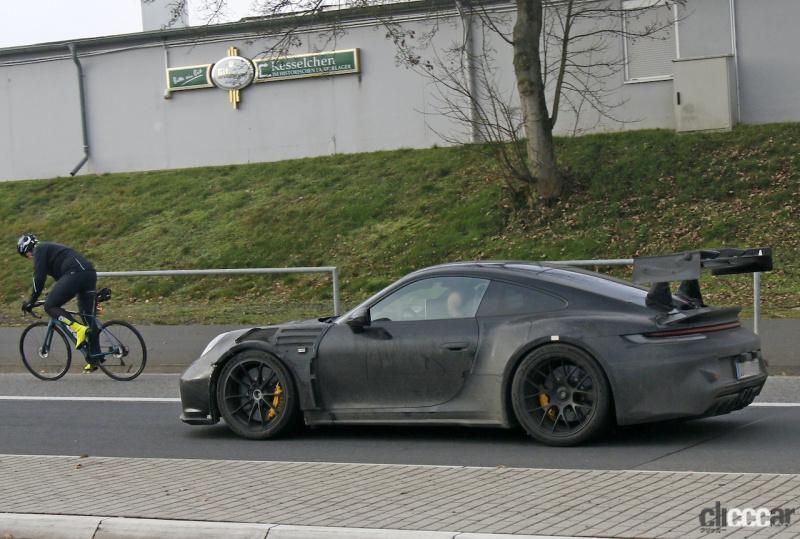 「まさに「公道のレーシングカー」。新型・ポルシェ 911GT3 RS、巨大ウィングがさらなる進化」の8枚目の画像