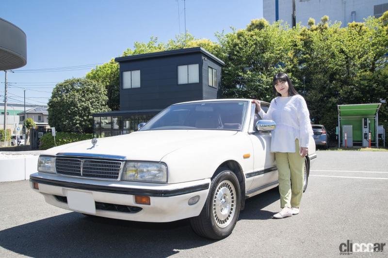 「「ポニーテールはふり向かない」女優・伊藤かずえは新しい車にもふり向かない！30年乗り続けた日産シーマのお気に入りはあの小さなワイパー!!」の7枚目の画像