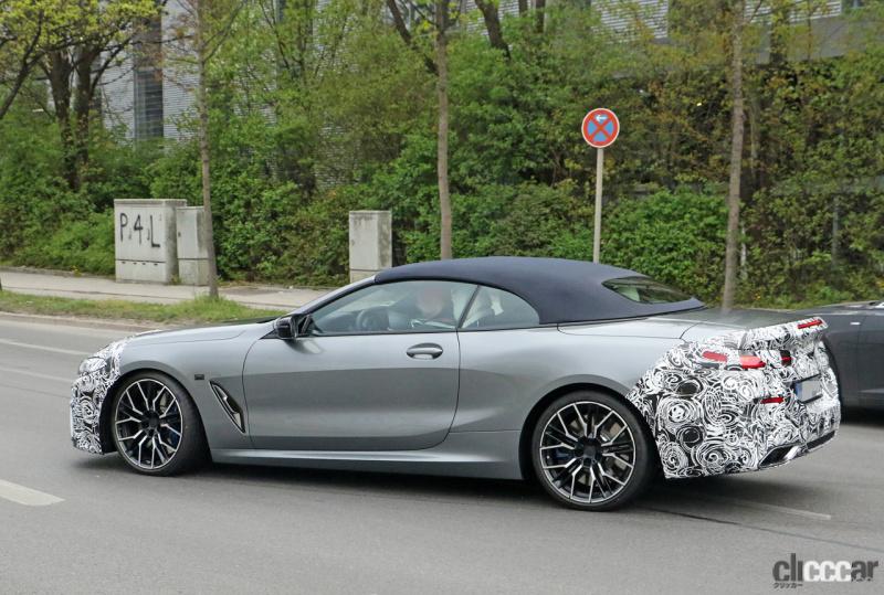「BMW 8シリーズ カブリオレ改良型を初キャッチ。新インフォテイメントディスプレイを採用か？」の9枚目の画像