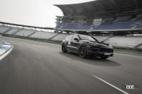 6月下旬デビューへ！　ポルシェ カイエン新高性能グレード、プロトタイプを公式リーク【動画】 - Porsche-Cayenne-Turbo-Walter-04
