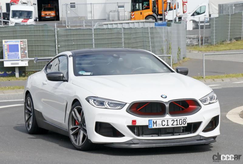 「正体は初のスーパーカー!?　BMW M8ベースの開発車両をキャッチ」の1枚目の画像
