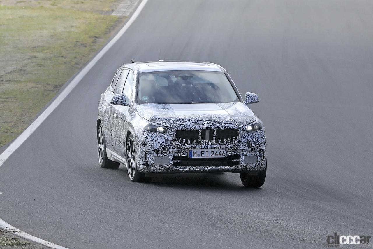 「BMW X1次期型がニュルに出現。フルエレクトリックなど電動化を加速！」の2枚目の画像