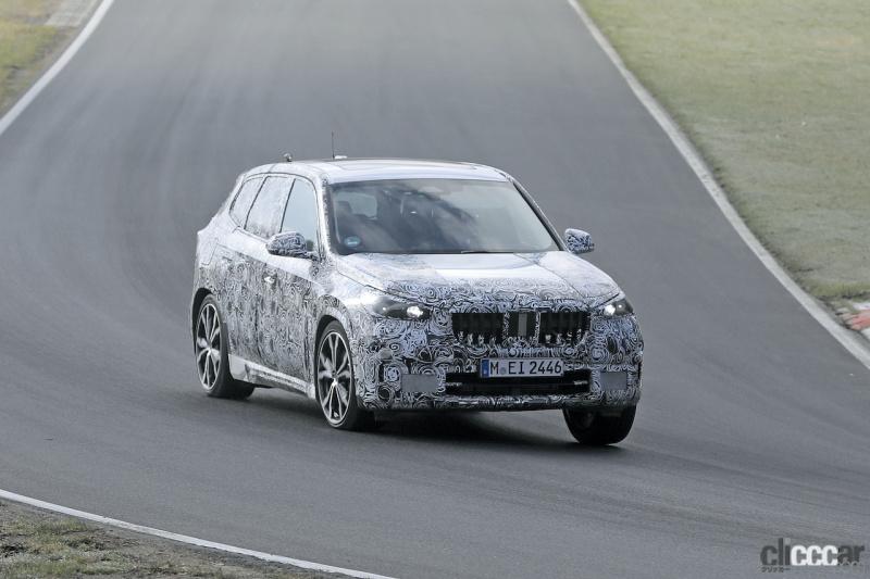 「BMW X1次期型がニュルに出現。フルエレクトリックなど電動化を加速！」の3枚目の画像