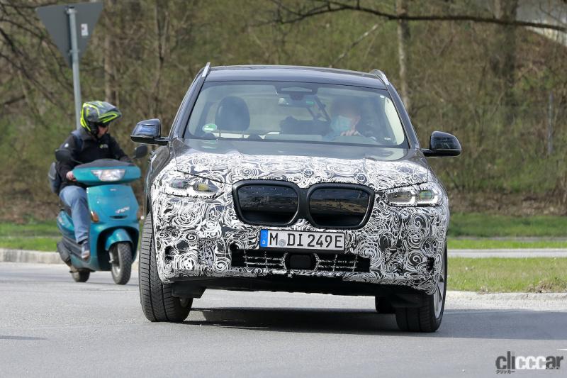 「「M Performance」設定！　BMWの電気SUV「iX3」が大幅改良へ」の1枚目の画像