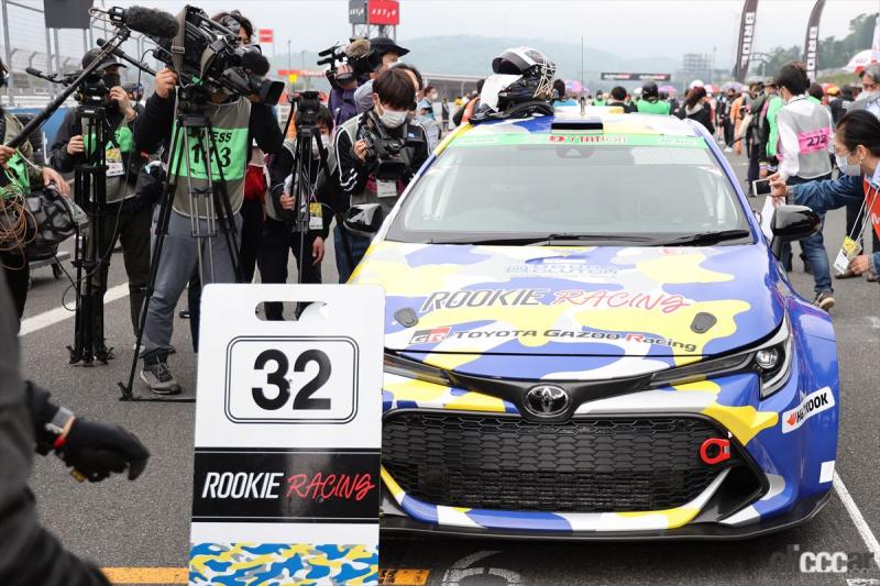 「水素エンジン、斯く戦えり。世界初の水素エンジンレーシングカーでトヨタの社長がレースを走った【スーパー耐久2021】」の29枚目の画像