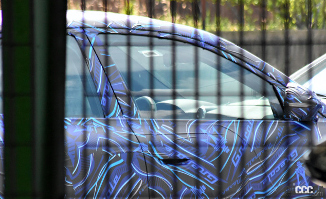 「CEO自らプロトタイプを公式リーク！　マセラティの新SUV「グレカーレ」は最大512馬力」の4枚目の画像