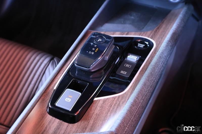 「日産ノートAURA（オーラ）が2021年秋発売へ。上質な内・外装、新時代のEVフィールが味わえる走り、次世代電動4WDを設定」の4枚目の画像