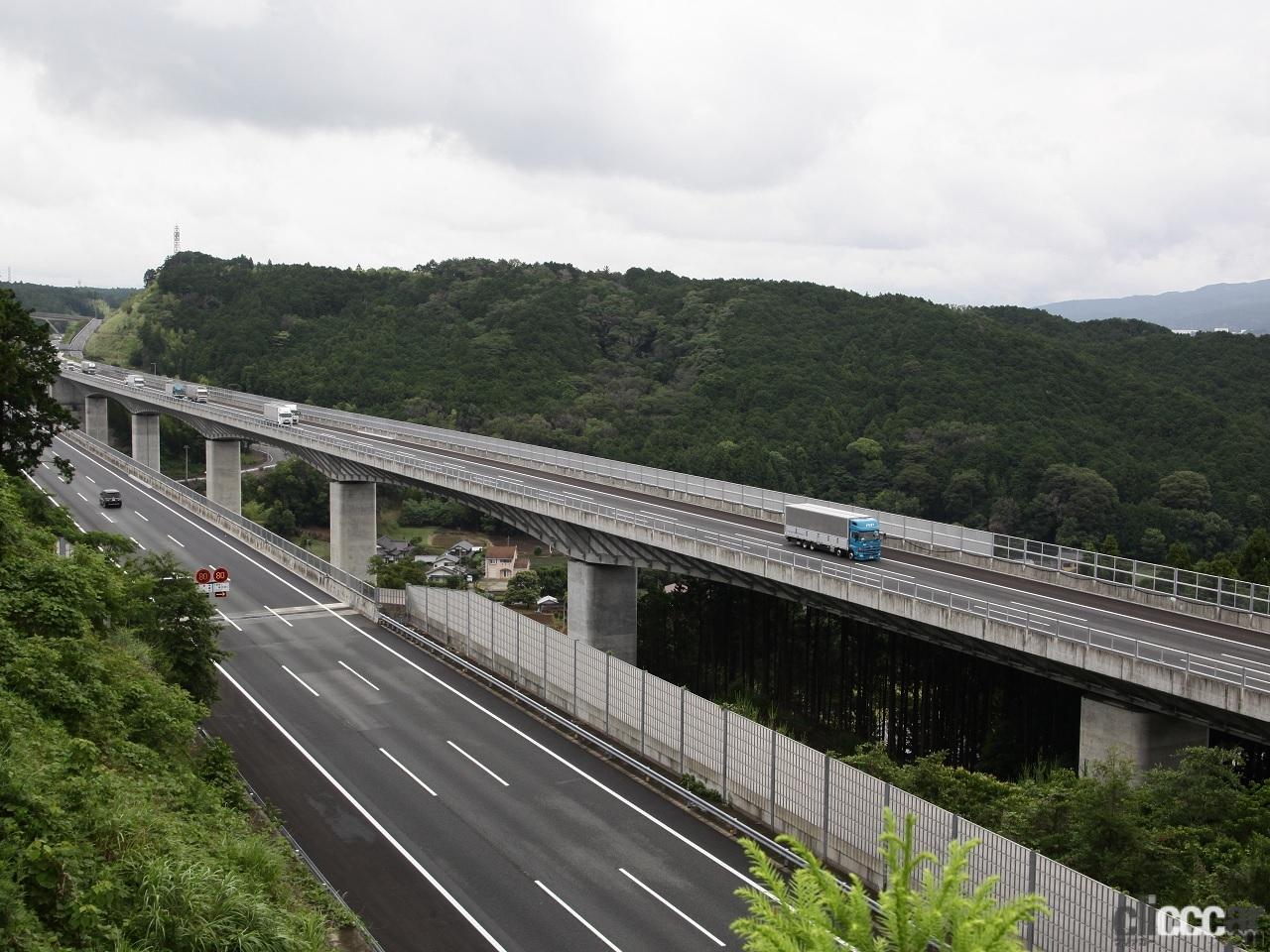 日本の高速道路はたった4つ 高速道路と自動車専用道路は違っていた Clicccar Com