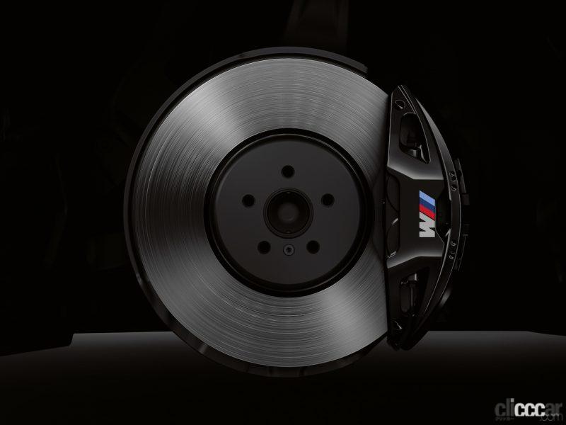 「全身黒ずくめ!!　限定車の「BMW 8 Series Frozen Black Edition」が20台限定で登場」の7枚目の画像