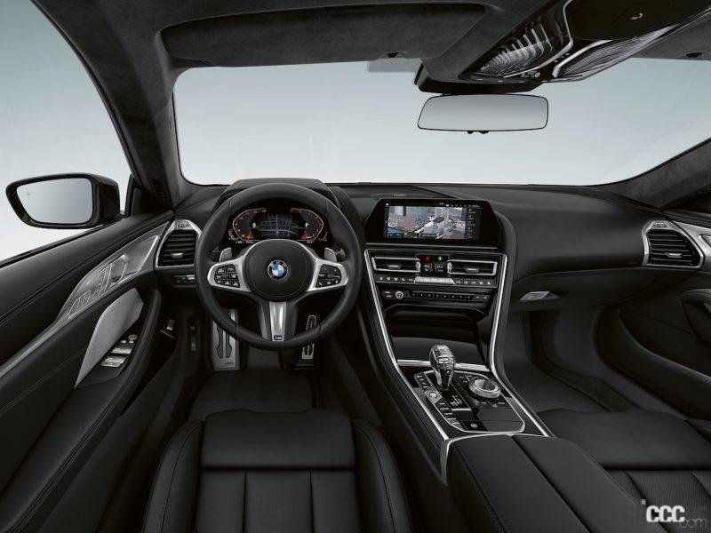 「全身黒ずくめ!!　限定車の「BMW 8 Series Frozen Black Edition」が20台限定で登場」の6枚目の画像