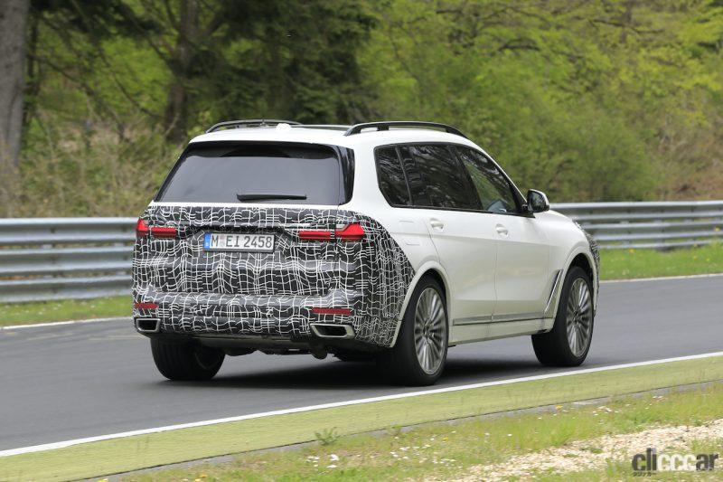 「ツインヘッドライトの予感!?　BMW X7改良型のテスト車両がニュルを疾走」の8枚目の画像