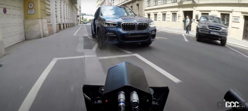 「BMW X3が映画「ブラック・ウィドウ」とコラボレーション。メイキング動画を公開【動画】」の1枚目の画像