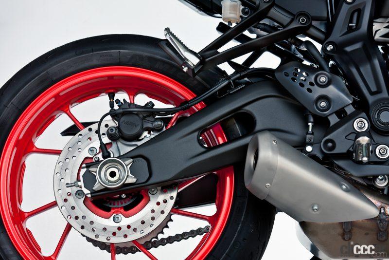 「自由度MAXのピュアスポーツ！ヤマハMT-07 ABSは「バイクらしさ」を体で感じるハンドリングマシン」の7枚目の画像
