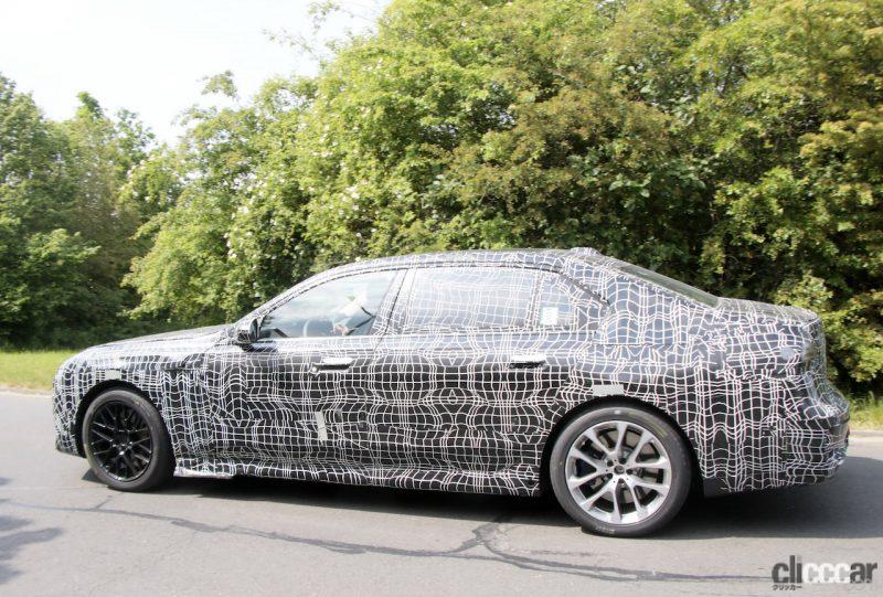 「車内を激写！BMW 7シリーズ次期型、湾曲ディスプレイなどを搭載」の8枚目の画像