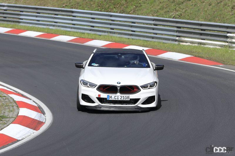 「700馬力超え？BMW M8最強モデル「CSL」開発車両がニュル高速テスト開始！」の1枚目の画像