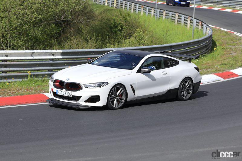 「700馬力超え？BMW M8最強モデル「CSL」開発車両がニュル高速テスト開始！」の5枚目の画像
