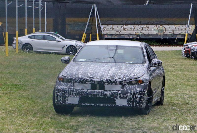 「BMW 5シリーズ次期型、初のEVモデルをスクープ成功！」の20枚目の画像