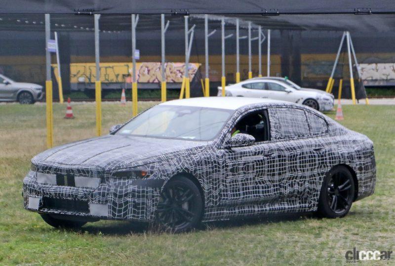 「BMW 5シリーズ次期型、初のEVモデルをスクープ成功！」の23枚目の画像