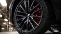 「赤いグリルにガラス製ギアシフター装備。「BMW X5 ブラック バーミリオン」初公開！」の11枚目の画像ギャラリーへのリンク