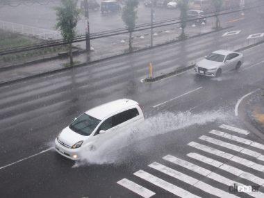 ゲリラ豪雨 局地的大雨 でクルマが水没した損害は自動車保険 車両保険で補償されるか 調べてみた Clicccar Com