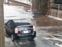 「ゲリラ豪雨（局地的大雨）でクルマが水没した損害は自動車保険・車両保険で補償されるか？ 調べてみた！」の1枚目の画像ギャラリーへのリンク