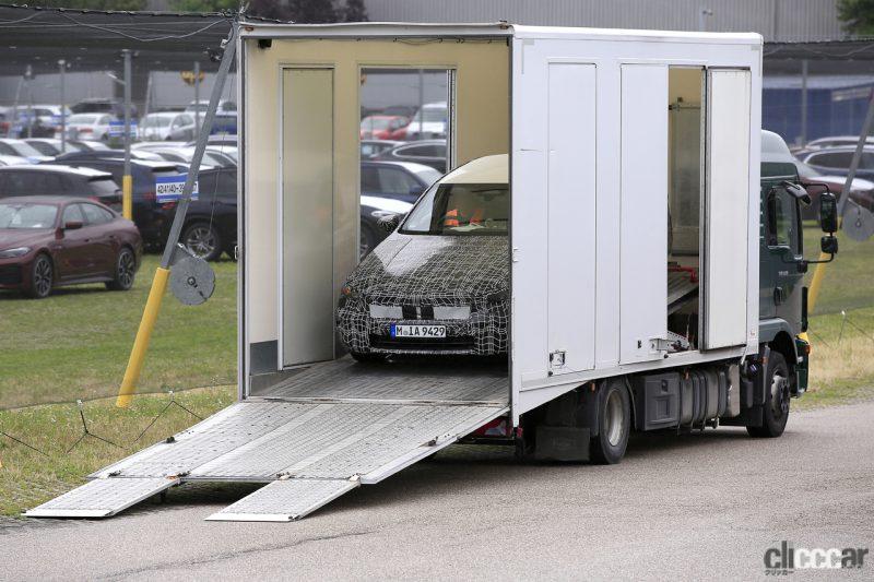 「BMW 5シリーズのEV版「i5」市販型プロトタイプを単独スクープ！」の2枚目の画像