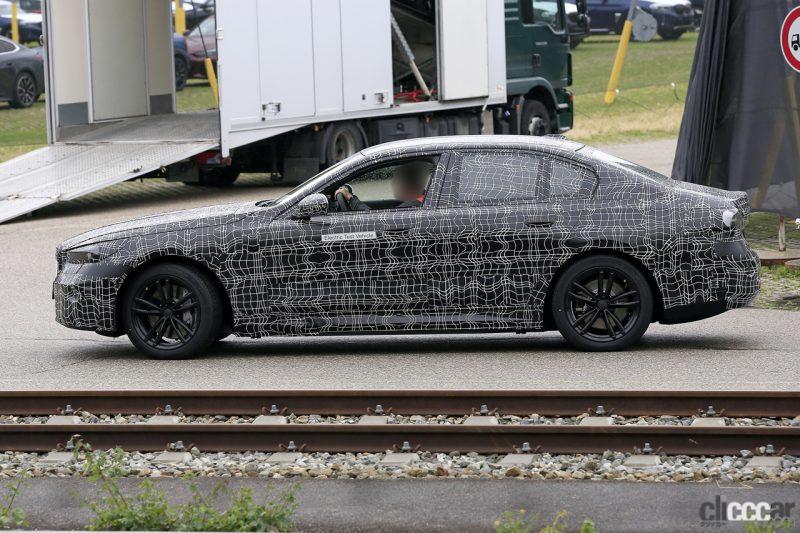 「BMW 5シリーズのEV版「i5」市販型プロトタイプを単独スクープ！」の9枚目の画像