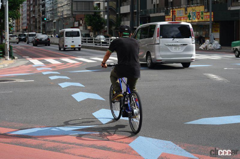 「意外と知らない正しい自転車の乗り方！ 道路にある矢印「自転車ナビマーク・自転車ナビライン」の走り方」の9枚目の画像