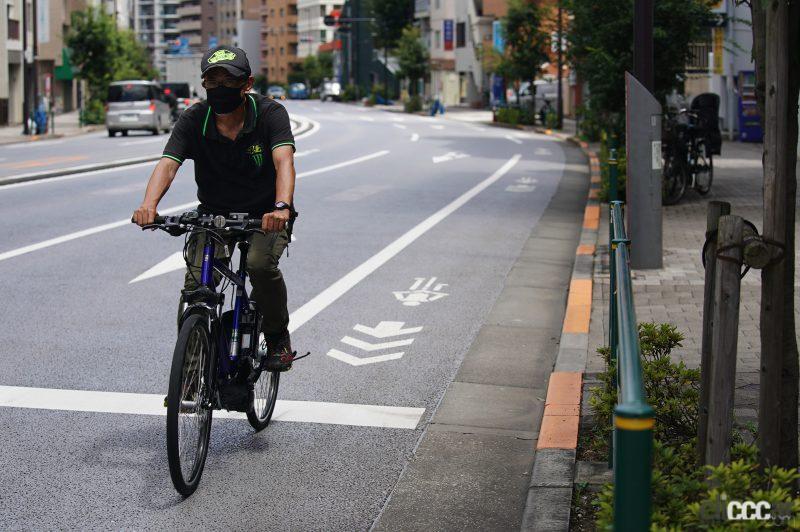 「意外と知らない正しい自転車の乗り方！ 道路にある矢印「自転車ナビマーク・自転車ナビライン」の走り方」の1枚目の画像