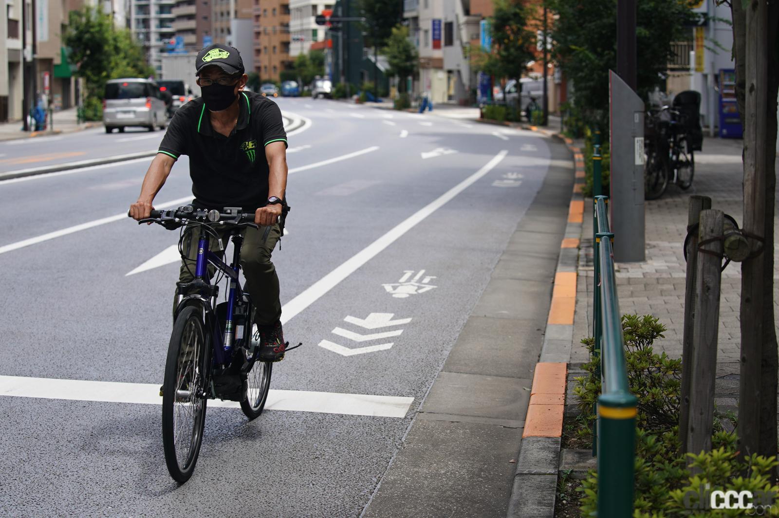 意外と知らない正しい自転車の乗り方 道路にある矢印 自転車ナビマーク 自転車ナビライン の走り方 Clicccar Com 意外と知らない正しい自転車の乗り方 道路にある矢印 自転車ナビマーク 自転車ナビライン の走り方 Clicccar Com
