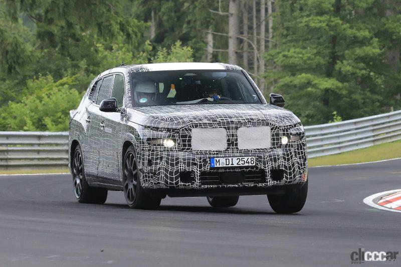 「BMW最上級の豪華版SUV「X8」プロトタイプがニュルブルクリンクでテスト中！」の2枚目の画像