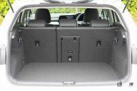 8代目新型ゴルフに飯田裕子さんが試乗