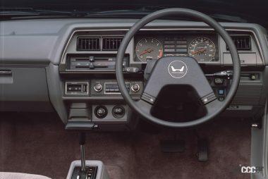 1980年発売の初代バラード(Cockpit)