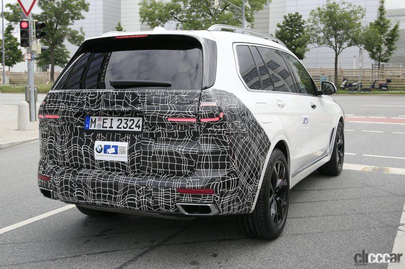 「洗車機から出現！　BMW X7次期型、話題のスプリットヘッドライトがくっきり見えた」の7枚目の画像