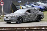 BMW・5シリーズファミリー次期型、PHEVは760馬力、EVは800馬力か？ - Spy shot of secretly tested future car