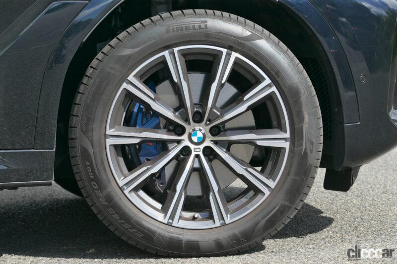 「BMW X6が搭載する48Vマイルドハイブリッド化されたディーゼルエンジンは鋭いレスポンスが魅力」の10枚目の画像