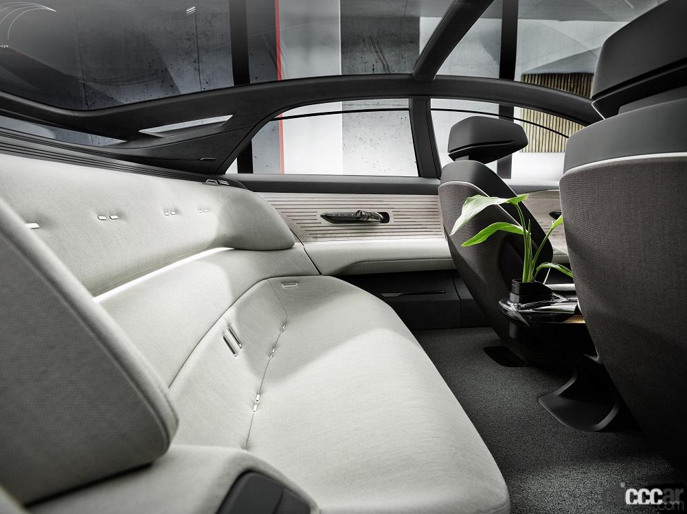 「アウディの未来のデザイン、テクノロジーを示唆したEVコンセプトカーの「Audi grandsphere concept」は、自動運転レベル4を想定」の9枚目の画像