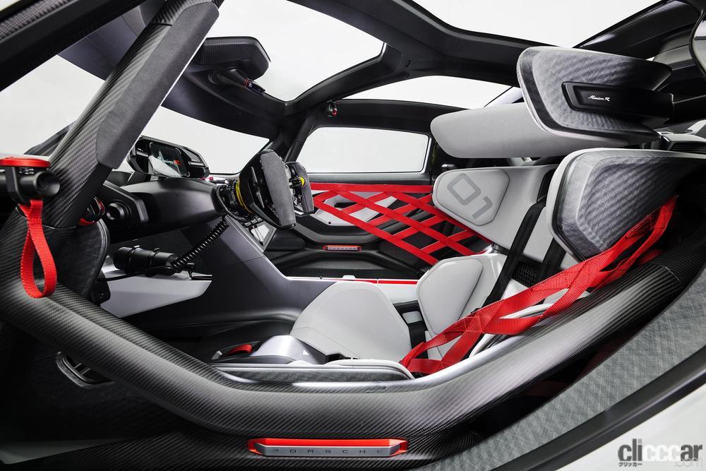 「ポルシェがカスタマーモータースポーツ向けの最新コンセプトカー「ポルシェミッションR」を発表」の3枚目の画像