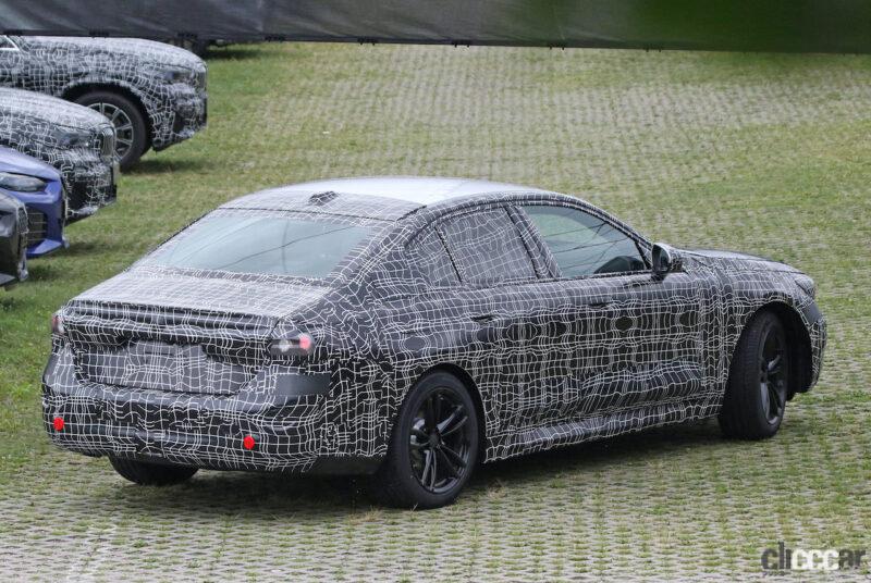 「「iX」風コックピット見える!? BMW 5シリーズ次期型、最新プロトタイプをキャッチ」の5枚目の画像