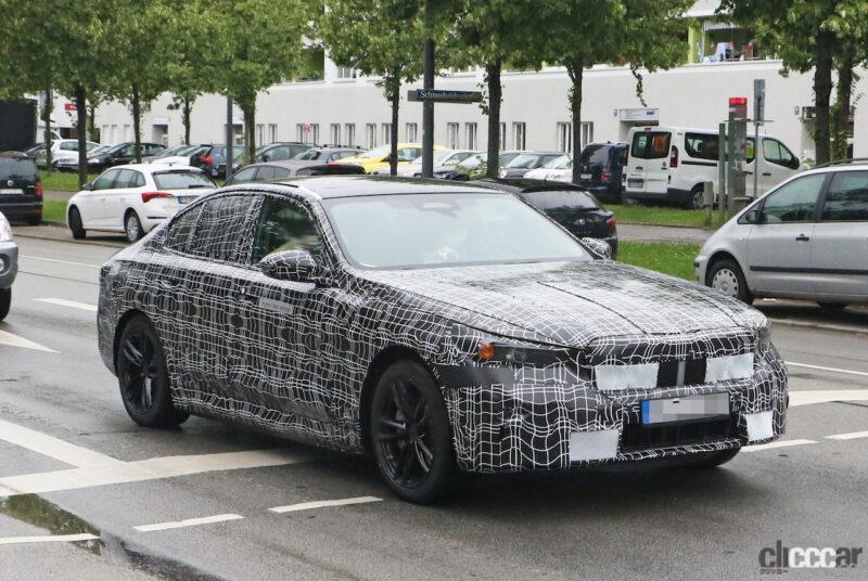 「「iX」風コックピット見える!? BMW 5シリーズ次期型、最新プロトタイプをキャッチ」の15枚目の画像