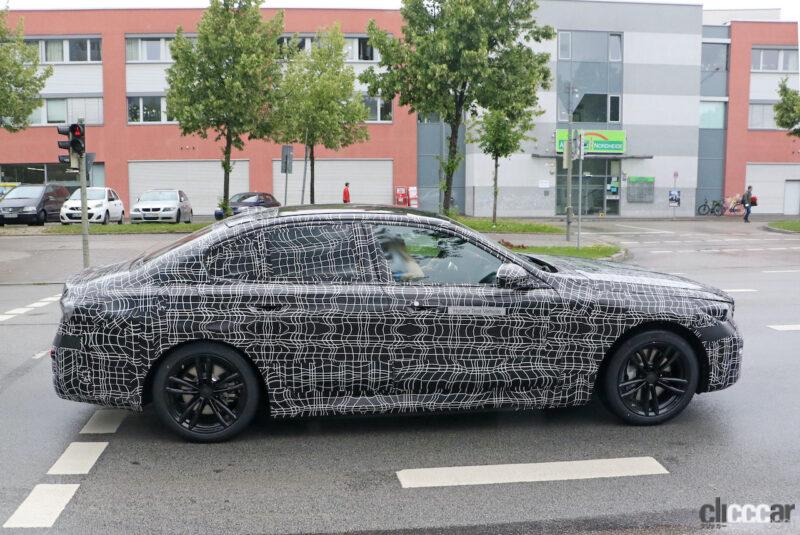 「「iX」風コックピット見える!? BMW 5シリーズ次期型、最新プロトタイプをキャッチ」の16枚目の画像